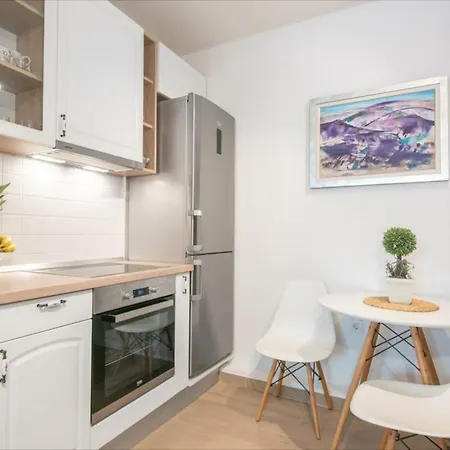 Rino Apartment Split